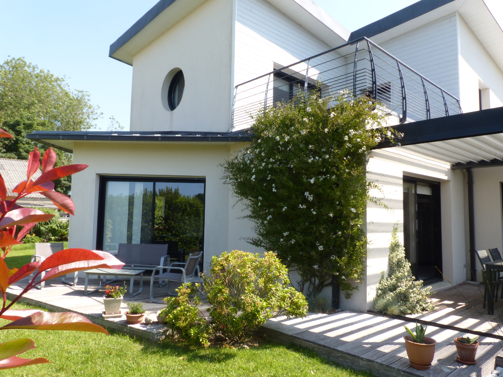 Maison contemporaine 7 pièces à vendre à Gouesnou, 800m² de terrain