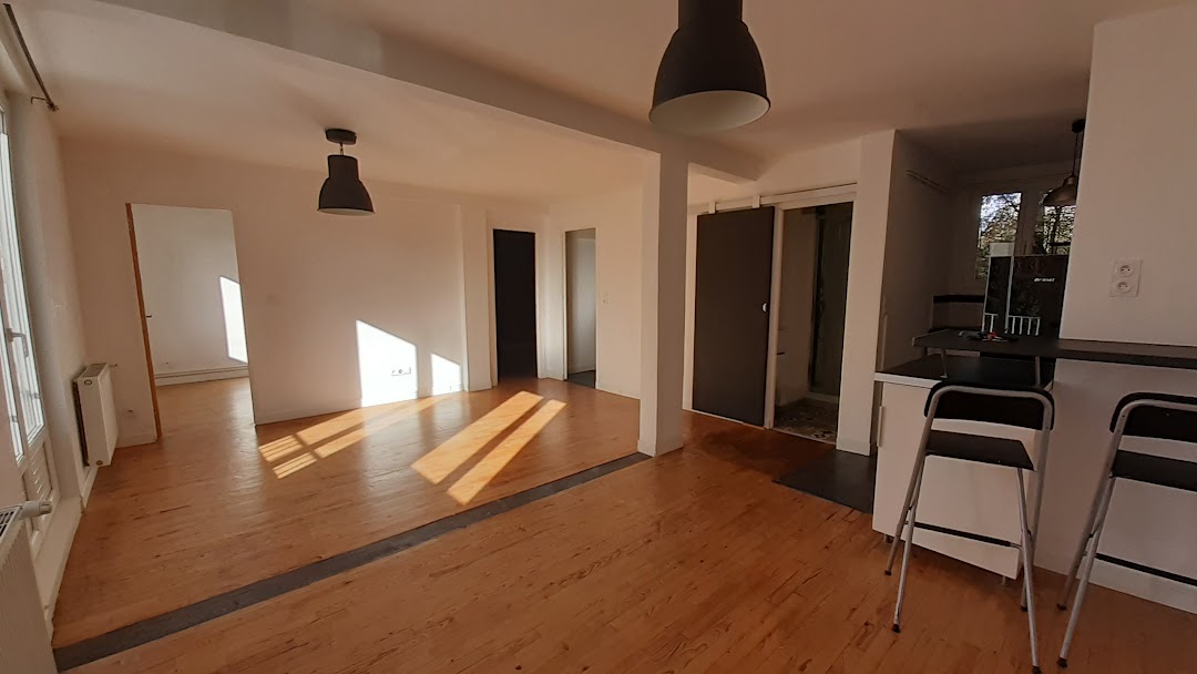 Brest centre appartement T4 avec garage, dalle béton, cave, chauffage individuel