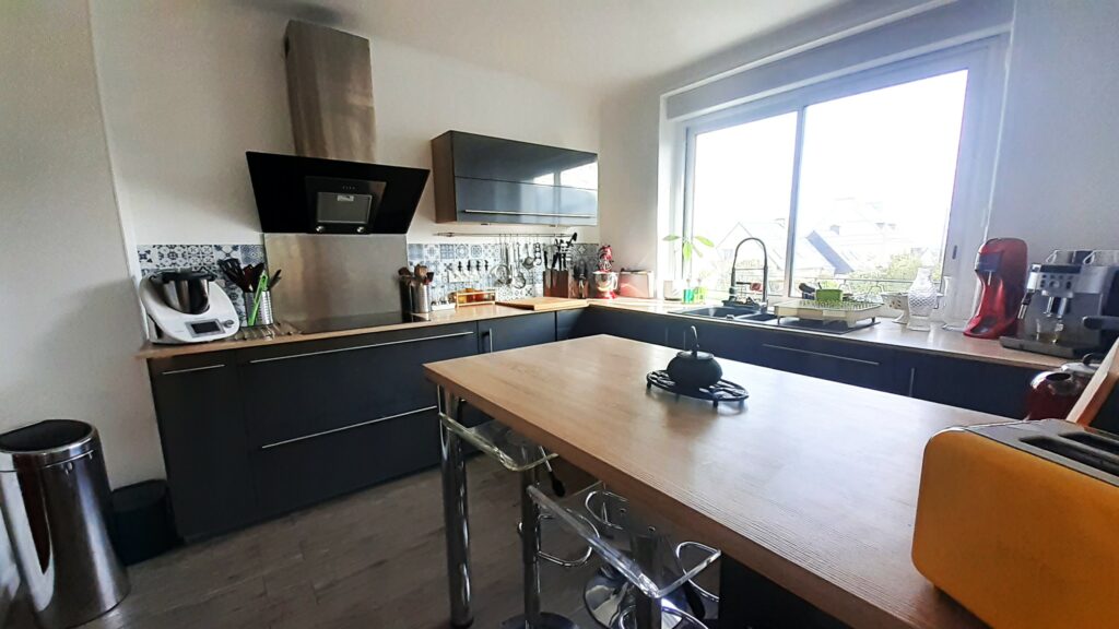 maison T7, 5 chambres, garage, buanderie,brest, quartier saint marc le bot, rénovée