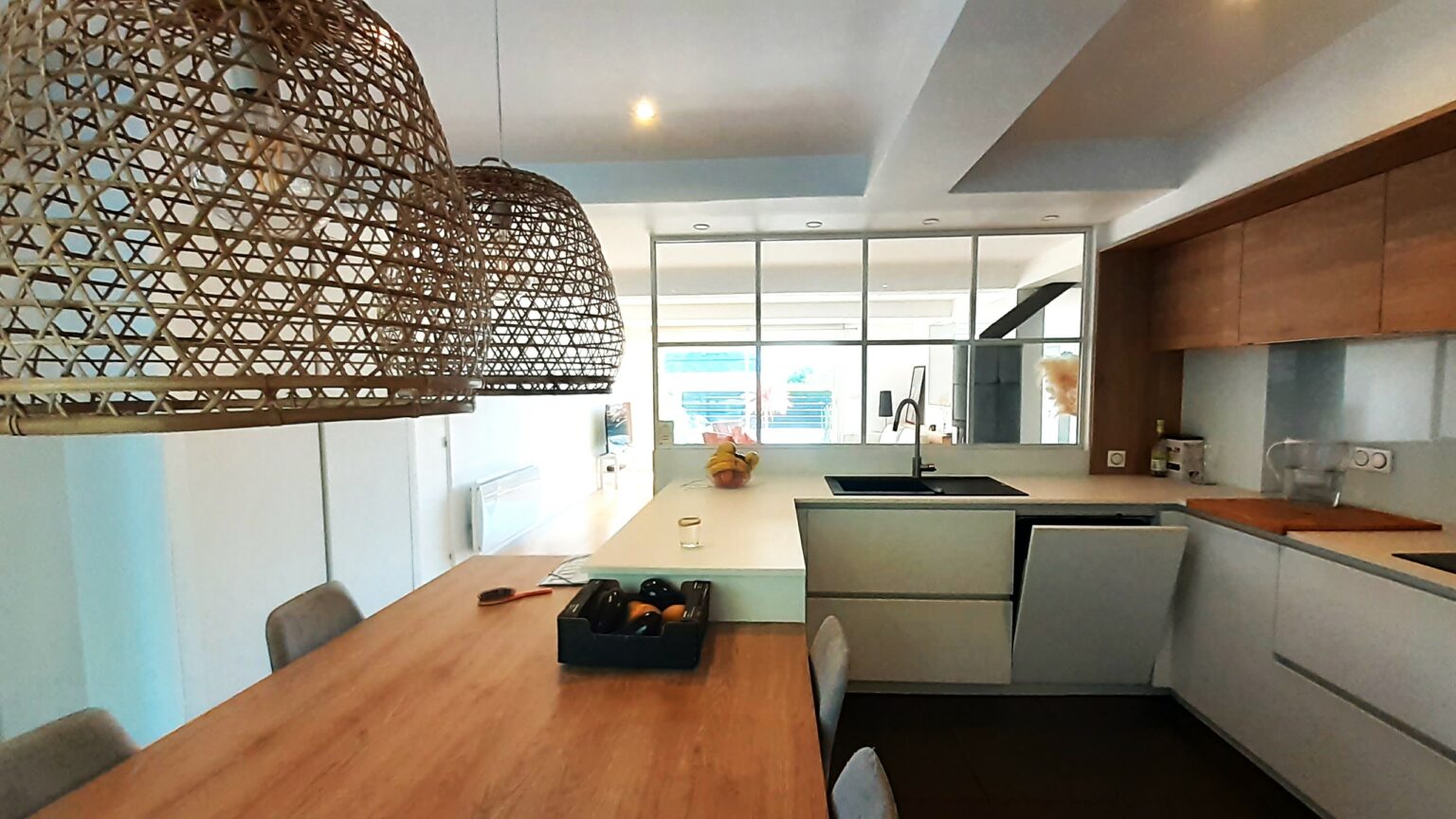 maison T8, 6 chambres,4 salles de bains, garage, buanderie,brest, quartier saint marc le bot, rénovée