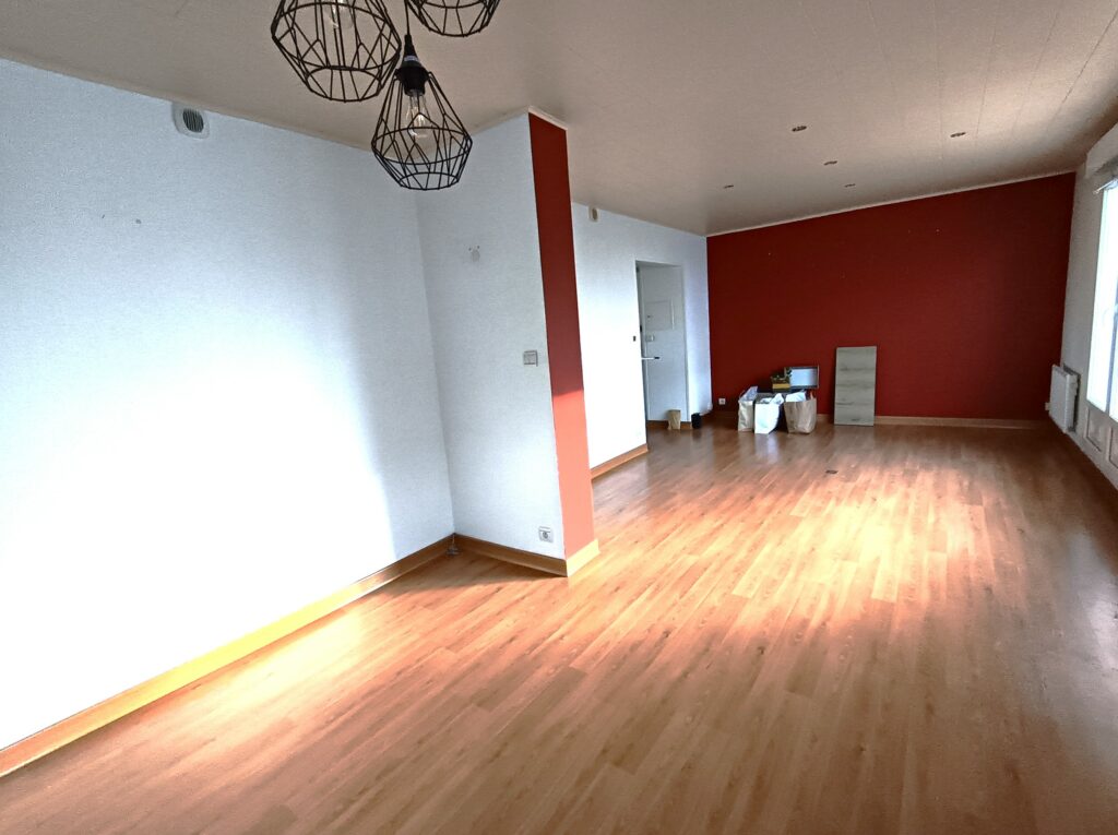 appartement 75 m² dourjacq 2 chambres, balcon, loggia